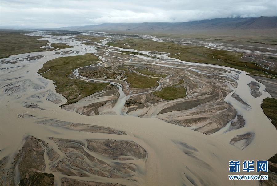 Overlooking the Great Halten River, the meandering river channel is quite spectacular.