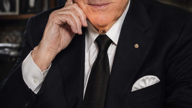 Celebrating the Legacy of Clive Davis: A Music Visionary’s Impact