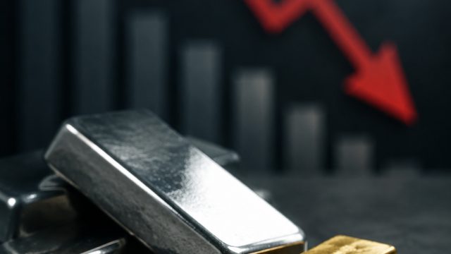 Precious Metals in Decline: The Impact of Rate Hike Anxiety